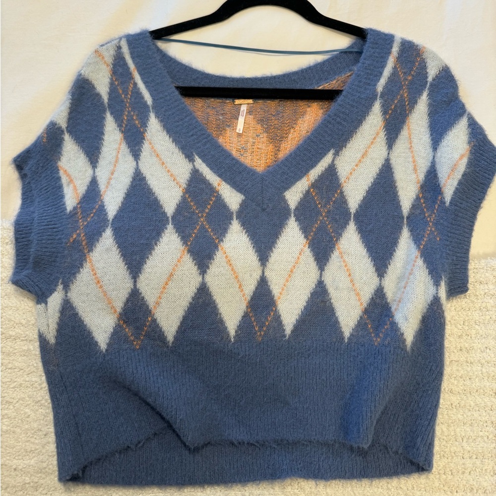Selling free people short sleeve sweater vest